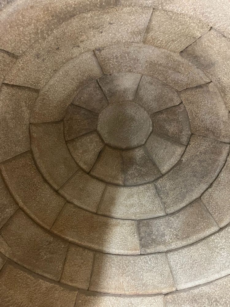 The roof of the tomb-chamber with concentric circles of ashlar masonry