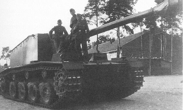12,8 cm Selbstfahrlafette auf VK 30.01 (H) « Sturer Emil »