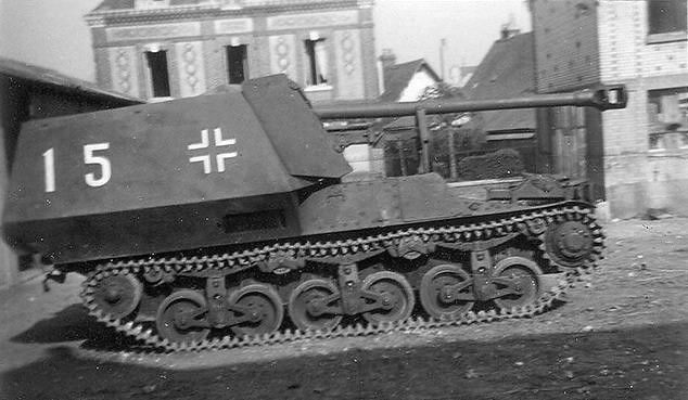 Panzerjäger 7,5 cm Pa.K. 40/1 auf Geschützwagen Lorraine Schlepper (f) „Marder I“ (Sd.Kfz. 135) Nr. 15