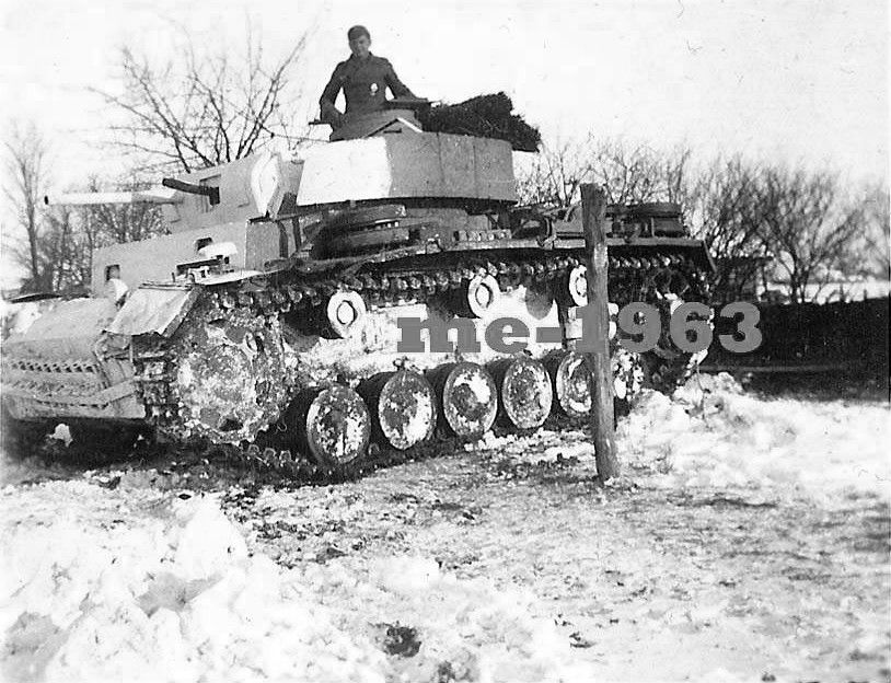 Artillerie-Panzerbeobachtungswagen III Ausf. F mit Seitenschürzen (Sd.Kfz. 143)