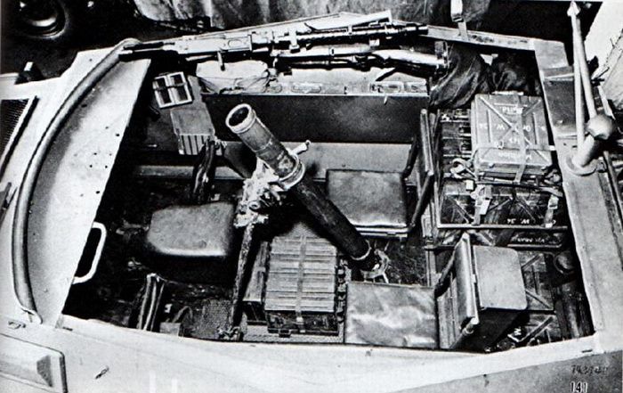 Sd.Kfz. 250/7 Ausf. A leichte Schützenpanzerwagen (schwerer Granatwerfer)