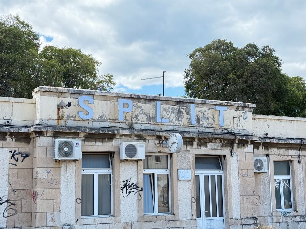 Split Railway station sign