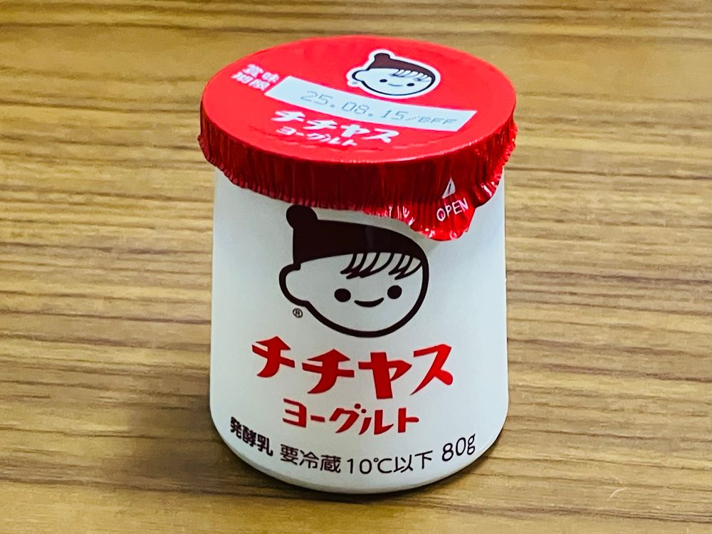 チチヤスヨーグルト
赤ラベル