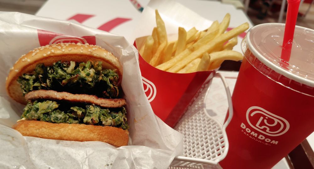 ドムドムハンバーガーの春菊かき揚げハンバーガーセットの写真
