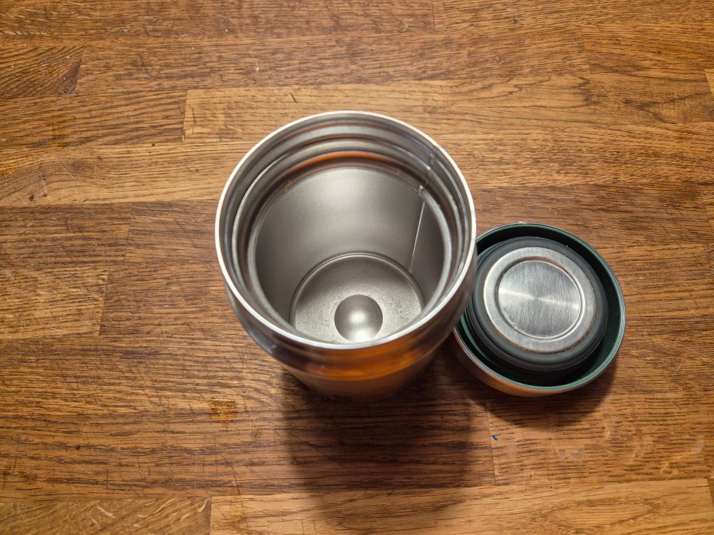 Warmhalteflasche aus Edelstahl für Suppe oder ähnliche Speisen. 