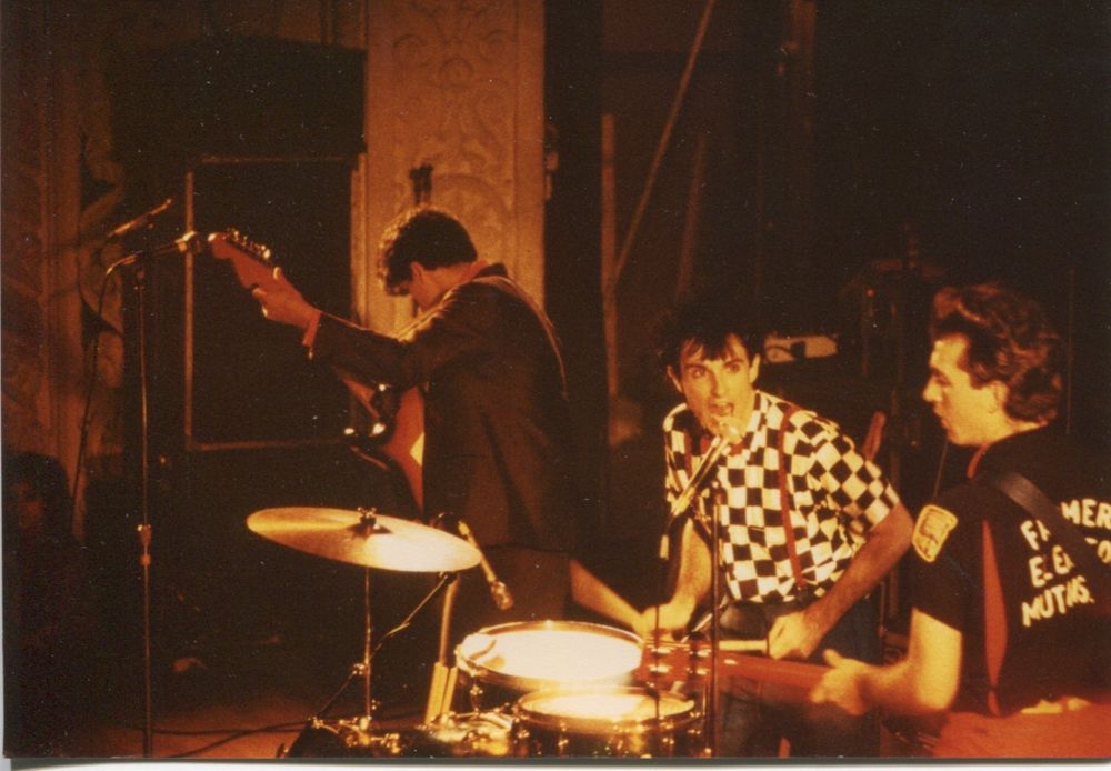 More rock malarkey. Someone has just remembered they left the gas on. Crikey!