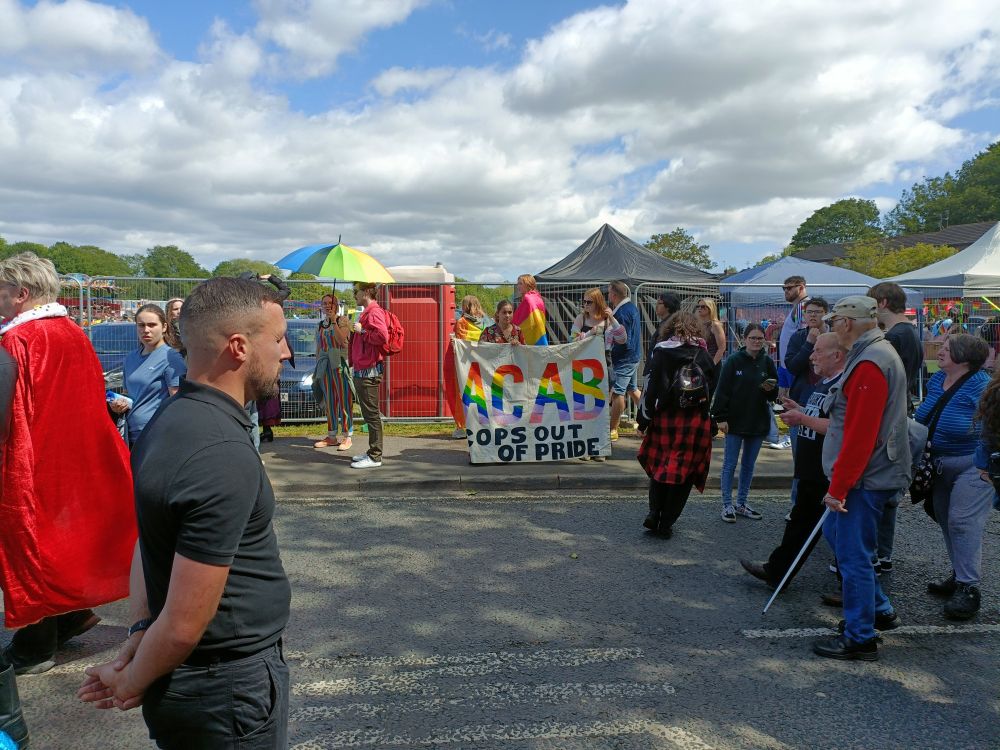 The Parade reaches The Sands