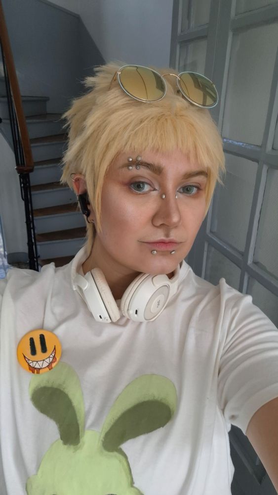 Selfie of me cosplayed as Noiz from "DRAMAtical Murders" @inezyacos.bsky.social 