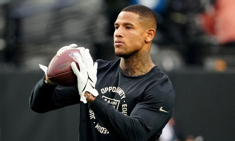 Controversial NFL Star Nearing Stunning Comeback and Trade Just One Year After Retirement - TMSPN