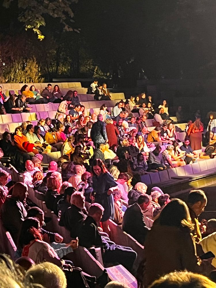 Crowd for Don Giovanni at the Gulbenkian outdoor auditorium