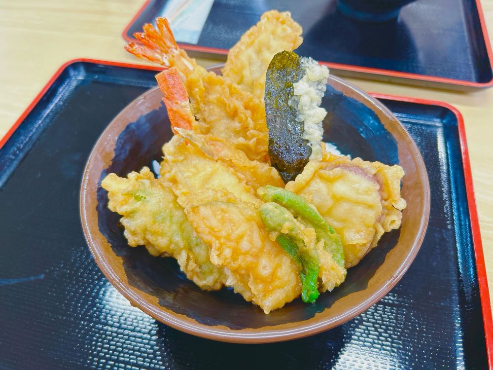 すえのりが食べられなかった上天丼！めちゃくちゃボリューミーなのでシェアするのもいいかも！AM10:00から食べられます！