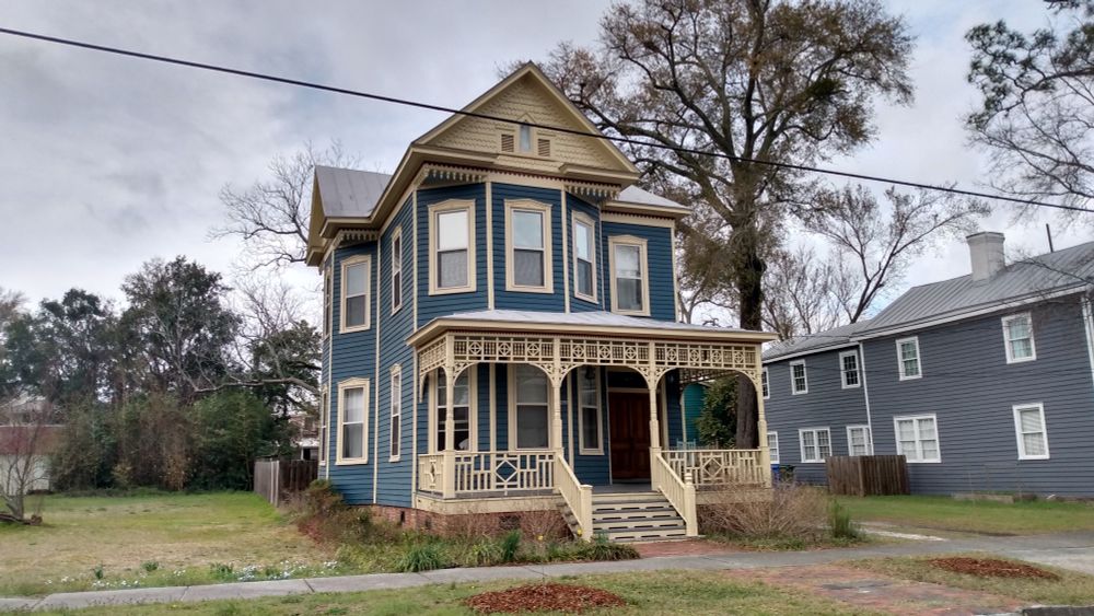 This house appeared as the home of "Potato Boy," in the episode of the same name. The house has been greatly renovated since the series, where it appeared in a dilapidated condition.