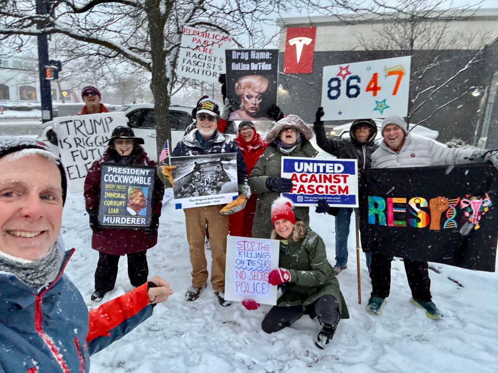 Protestors at Columbus Tesla in the snow