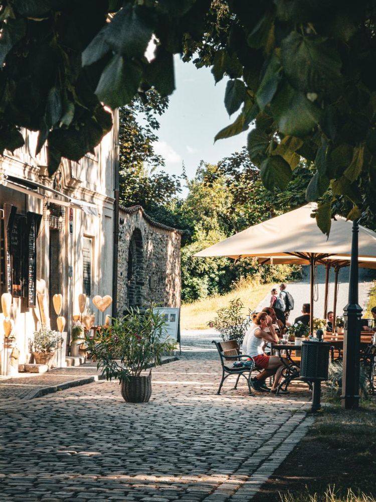 Photo of outdoor café in Vyšehrad, Prague.