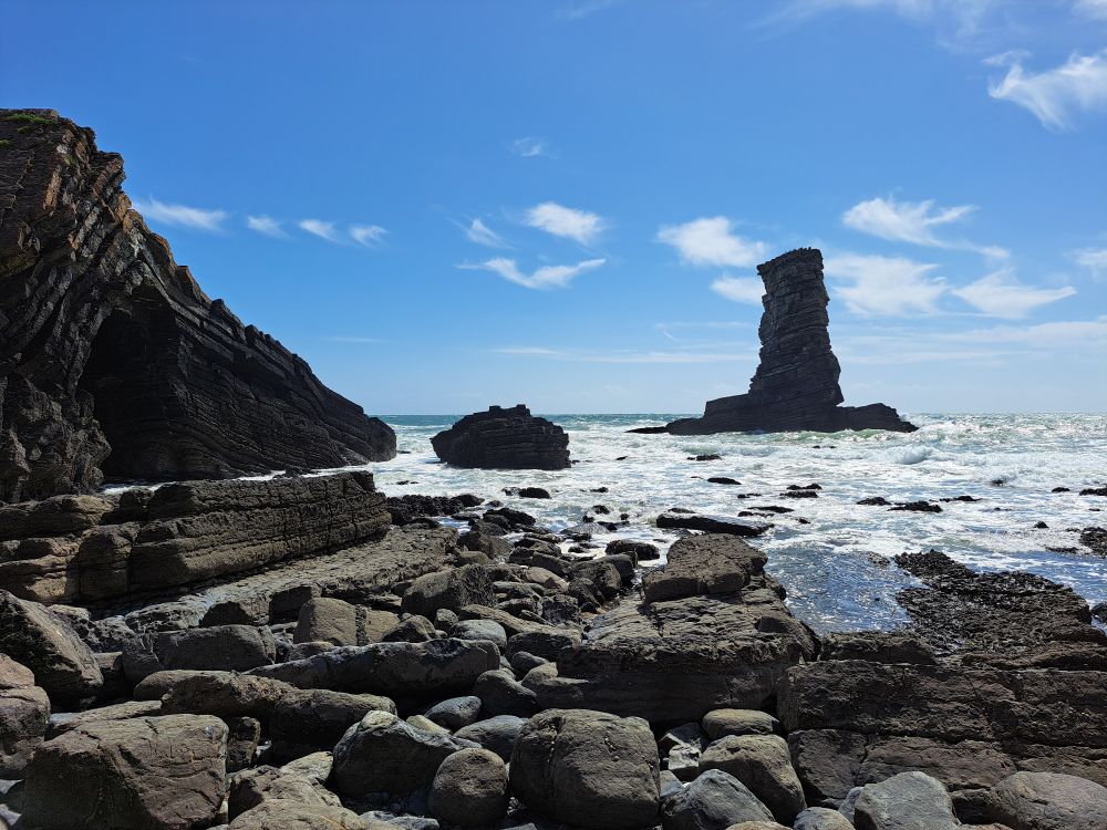 Pen-y-Holt Bay with sea stack