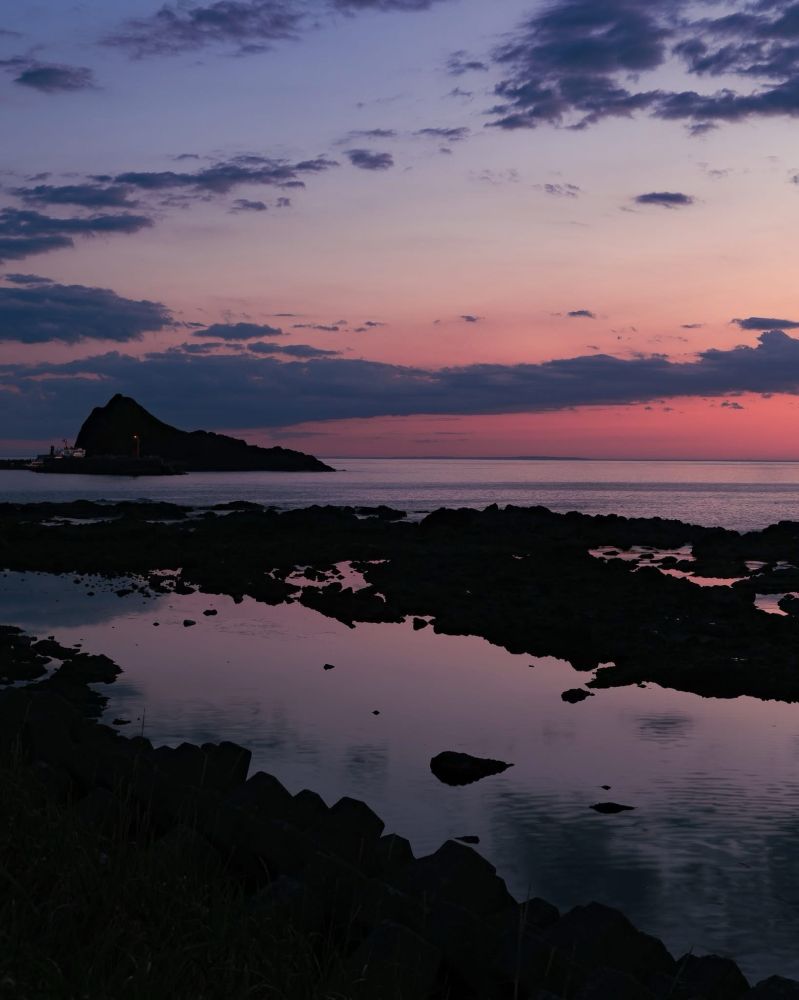 A pink sunset on the coast of Utoro 