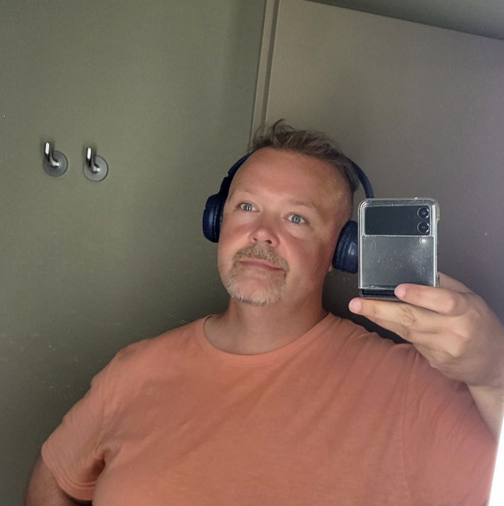 Bathroom selfie #3