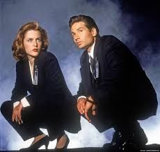 Image of scully and mulder from the x-files.