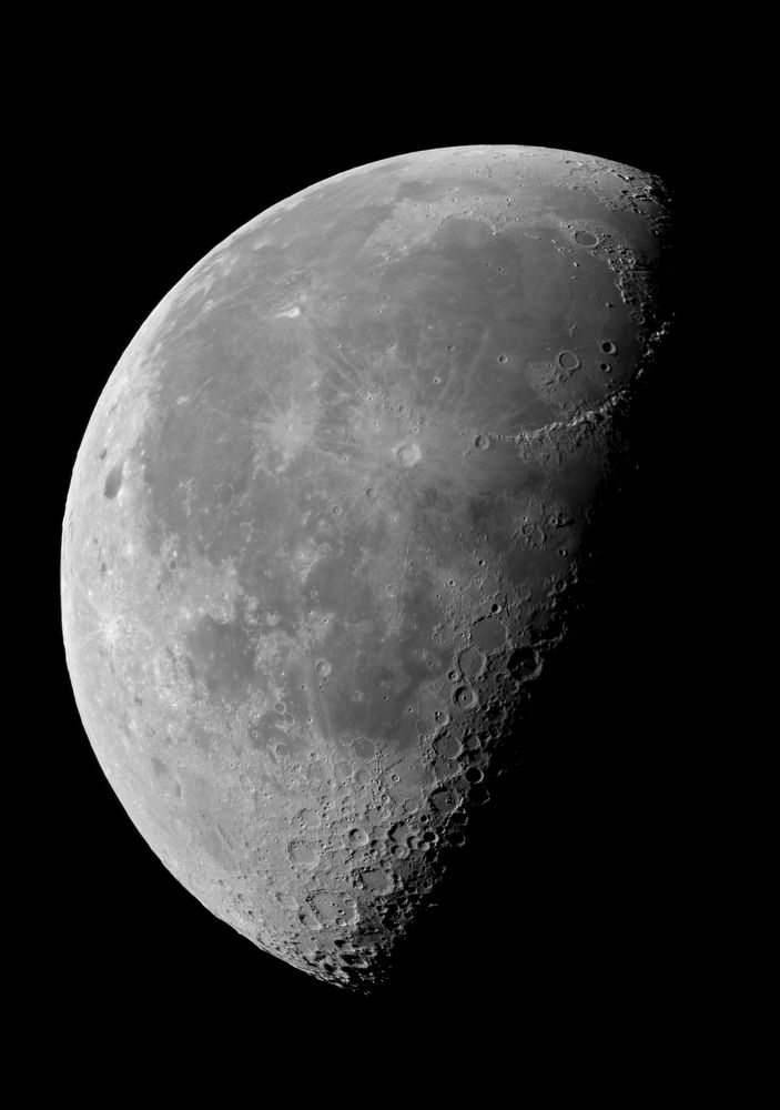 Last quarter Moon on 17 July 2025.  The Appenine mountain range sweeps down towards the rayed crater Copernicus in the upper centre of the image.  Clavius is prominent in the heavily cratered southern highlands, and the Alpine valley is just disappearing into the liunnar night near the crater Plato.