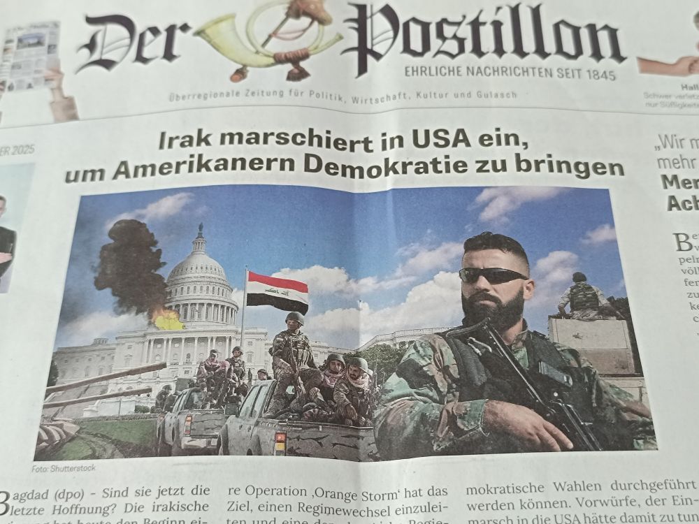 Titelseite des ersten Print-Postillon: "Irak marschiert in USA ein, um Amerikanern Demokratie zu bringen".