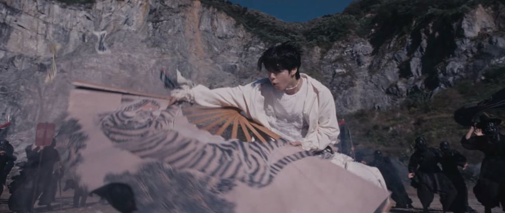 han in the stray kids divine music video