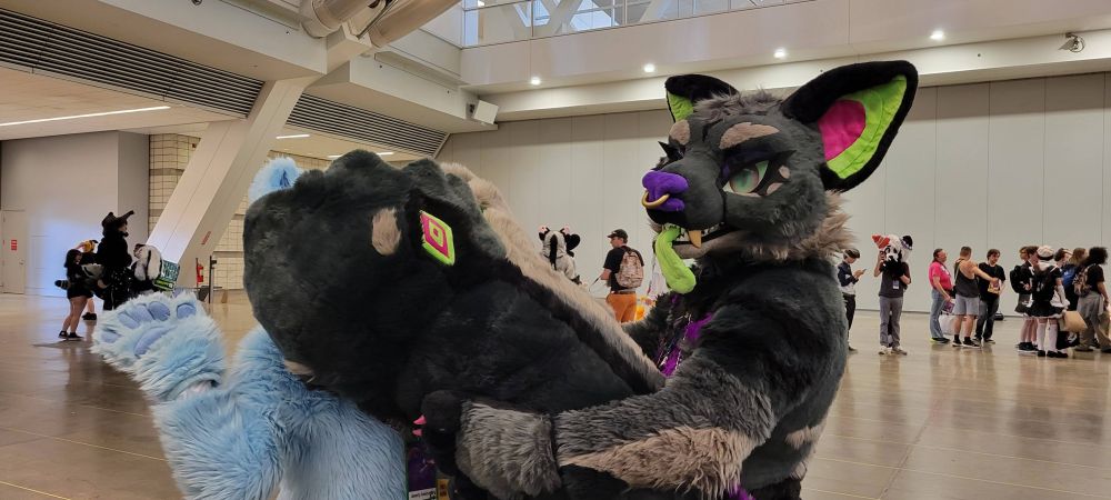 Hyde holds their tailmaw as it lurches out to grip YCH's face! YCH's head is entirely obscured by the tailmaw, but their fright is expressed through their raised hands.