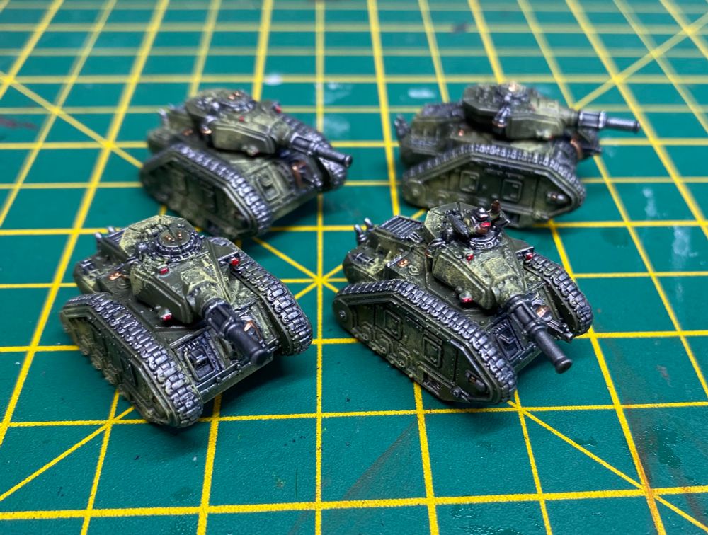 A strike squadron of Leman Russ ready to do some traitorous stuff 