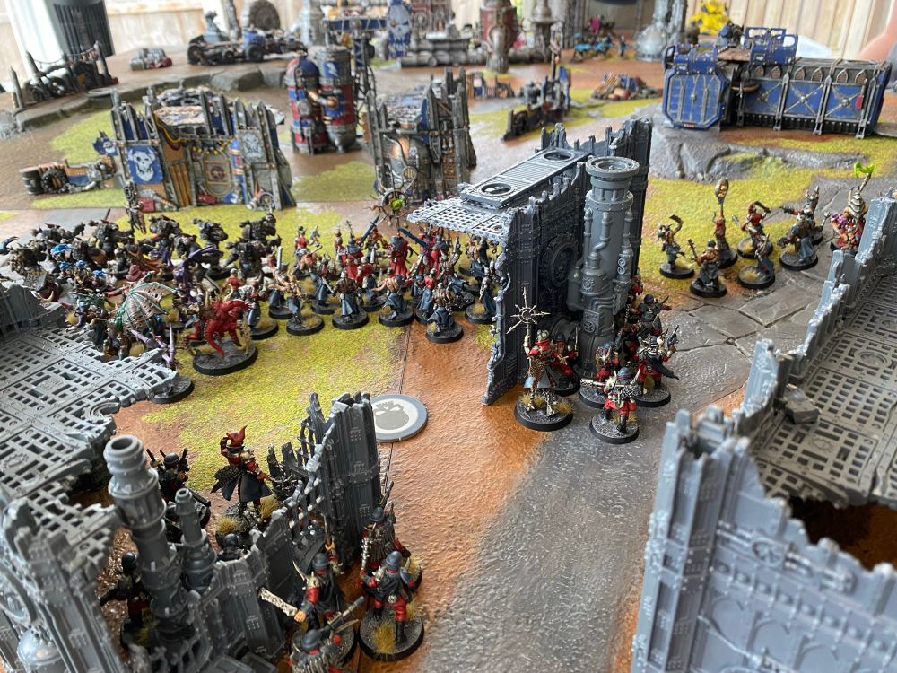 The chaos horde advances 