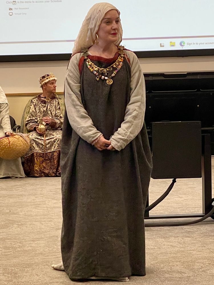 Early medieval dress
