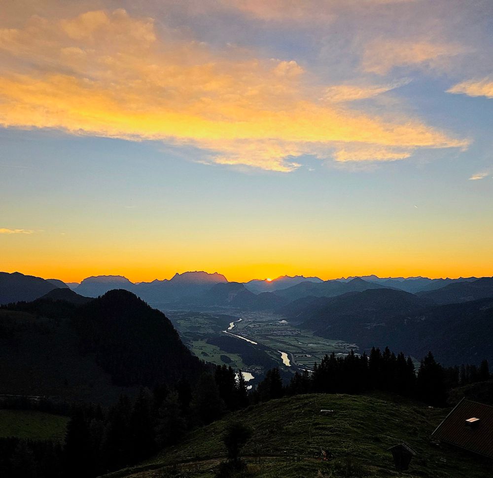 Sonnenaufgang über Bergen