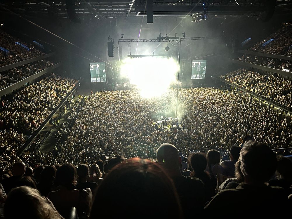  Crowd picture. 