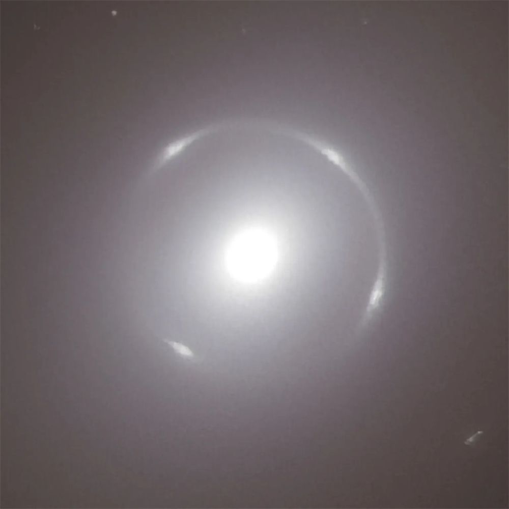 A close-up view of the center of the NGC 6505 galaxy, with the bright Einstein ring aligned with it, captured by ESA’s Euclid space telescope.