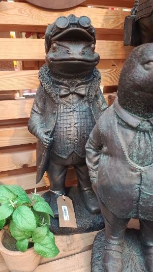 Photograph of a statue of Mr Toad from  Wind In The Willows 