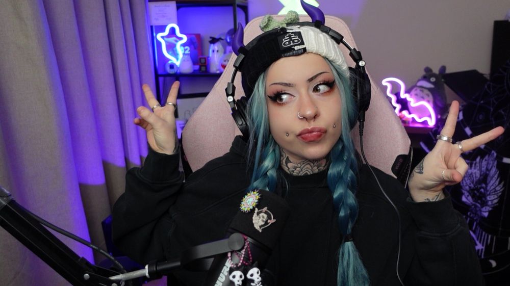 sbooskie at her streaming set up.