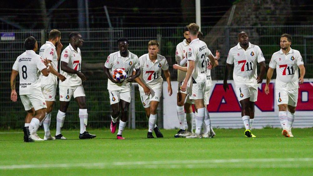 Vier Telstar-spelers weigeren in regenboogshirt te spelen bij KKD-wedstrijd