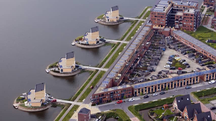 Daken in Oost-Nederland zijn rijk belegd met zonnepanelen, groei zet door