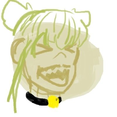 Uma garota com sorriso largo no rosto. Ela tem dois coques no cabelo e está com os olhos fechados. Ela usa uma coleira preta com pingente amarelo