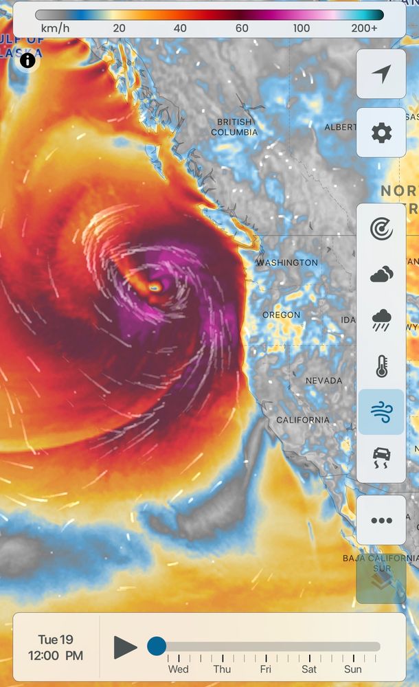 Incoming bomb cyclone in the Pacific Northwest