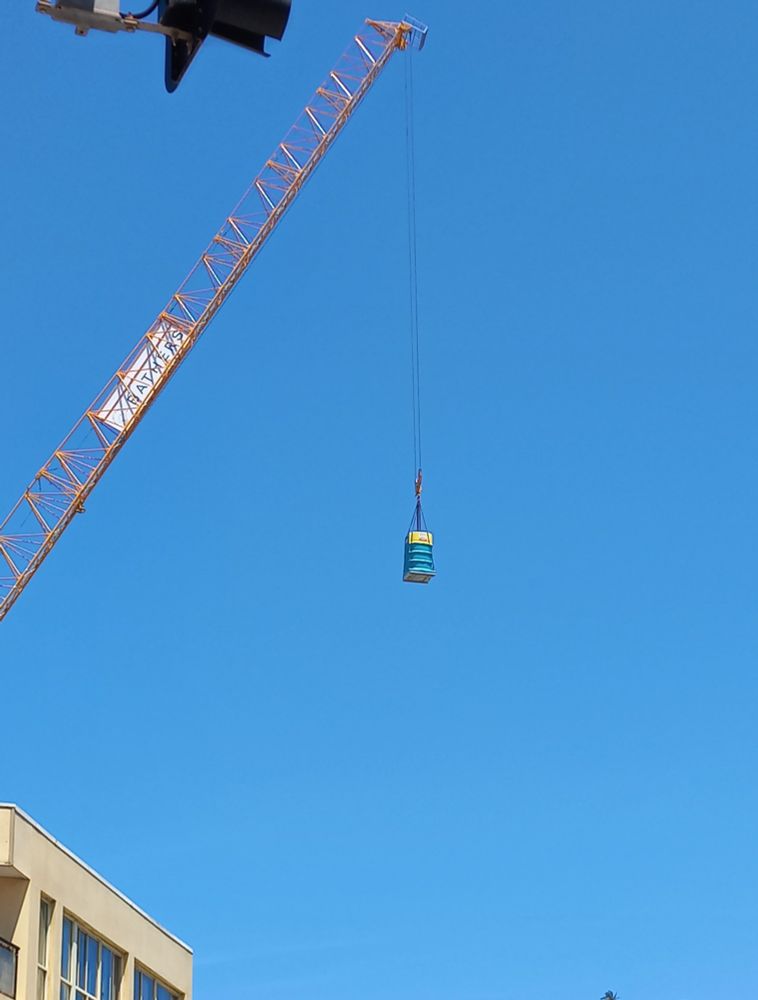 A portaloo dangling from a very high crane. Hopefully unoccupied.
Collaroy, Sydney
