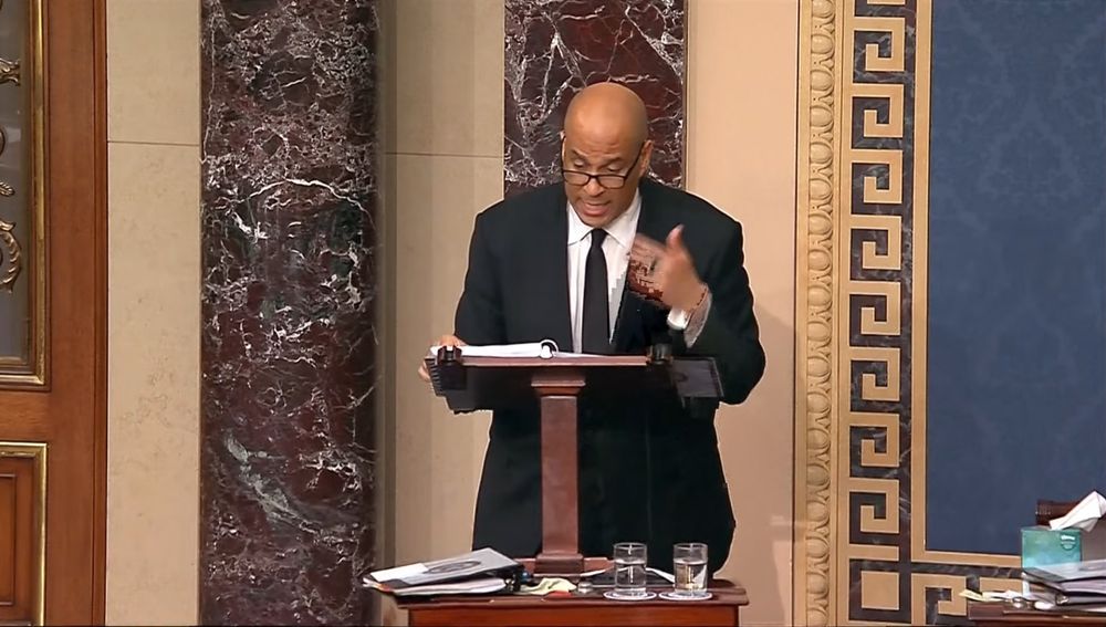 BREAKING: Cory Booker has broken the filibuster record set by Sen. Thurmond in 1957 of 24h18m 🫱🏻‍🫲🏽