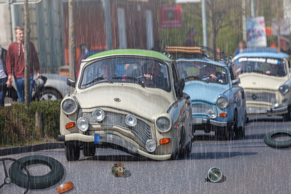 Trabbi-Parade zum Tag der Deutschen Einheit im Regen aufgeweicht