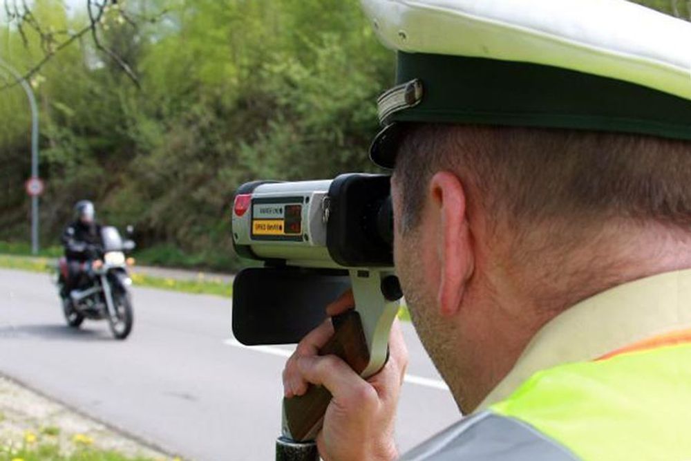 Polizei geht verstärkt gegen Raser vor: Radarpistolen bekommen scharfe Munition