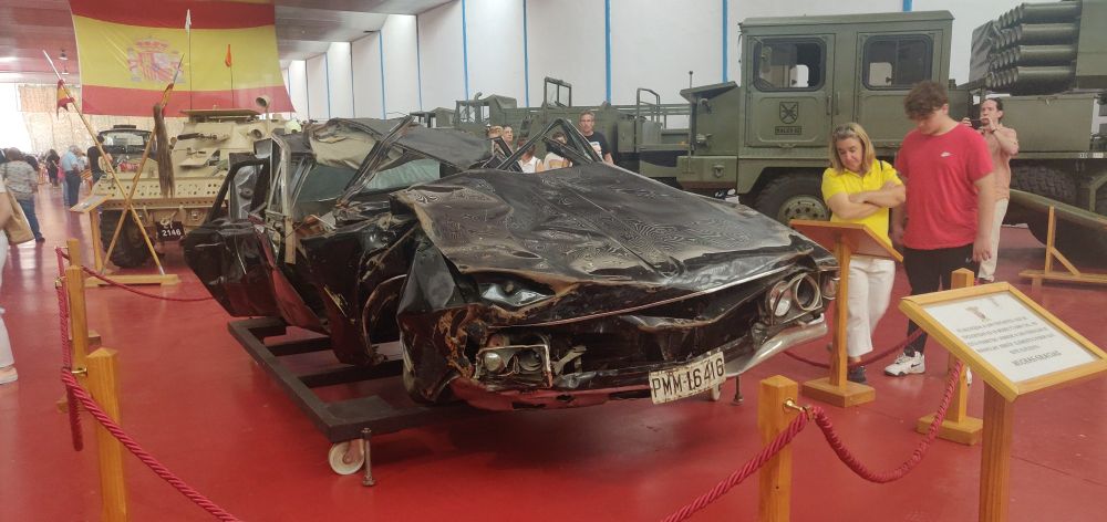 Vista delantera del mismo coche