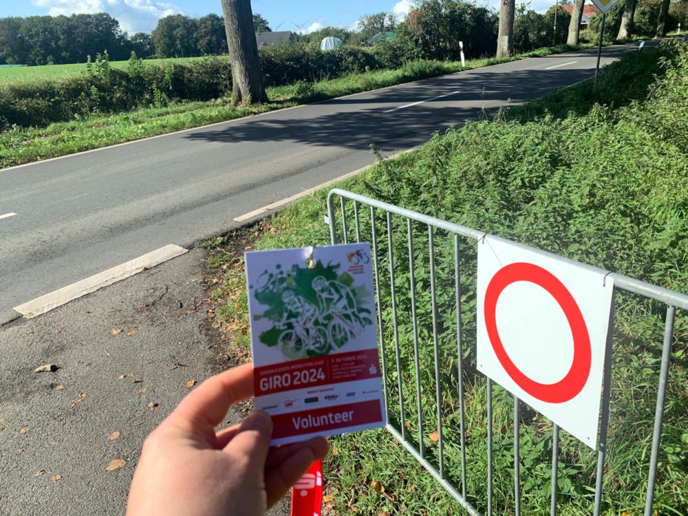 Ein Ausflug nach Hannover, ein Einsatz beim Münsterland Giro, eine denkwürdige Bahnfahrt und eine große Frage | Draußen nur Kännchen