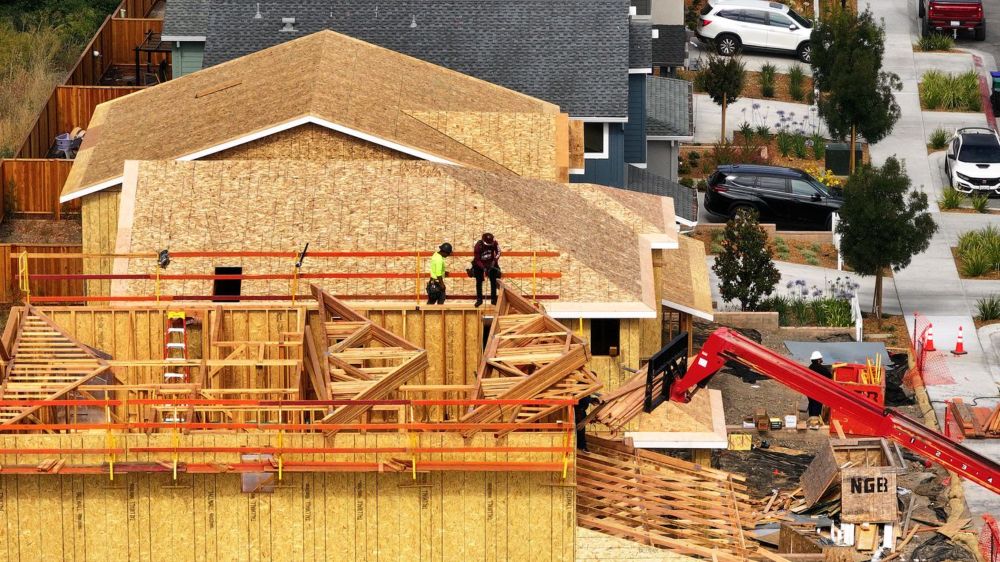 ADP says private sector shed 33,000 jobs in June