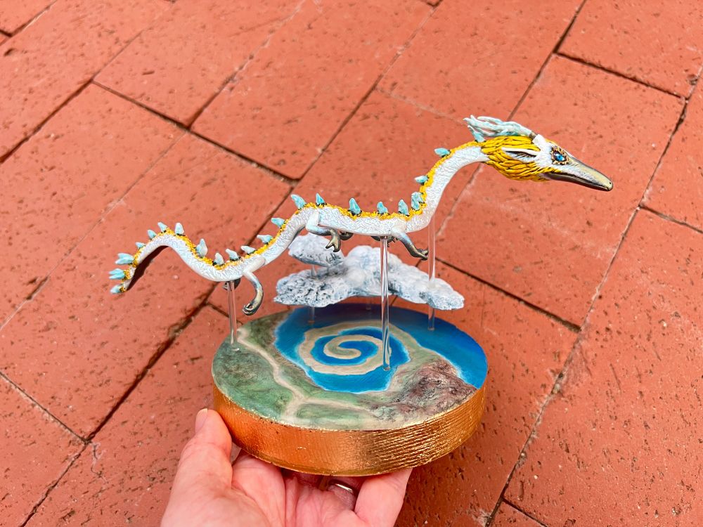 A side view of the dragon.