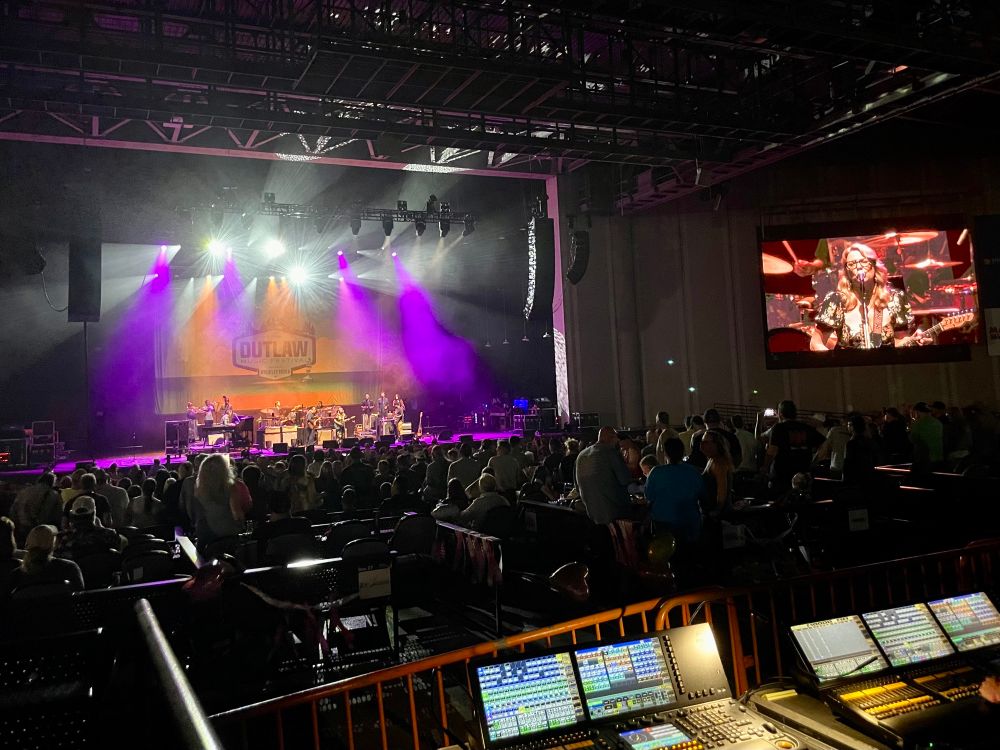 Tedeschi Trucks Band via Outlaw Tour 2025