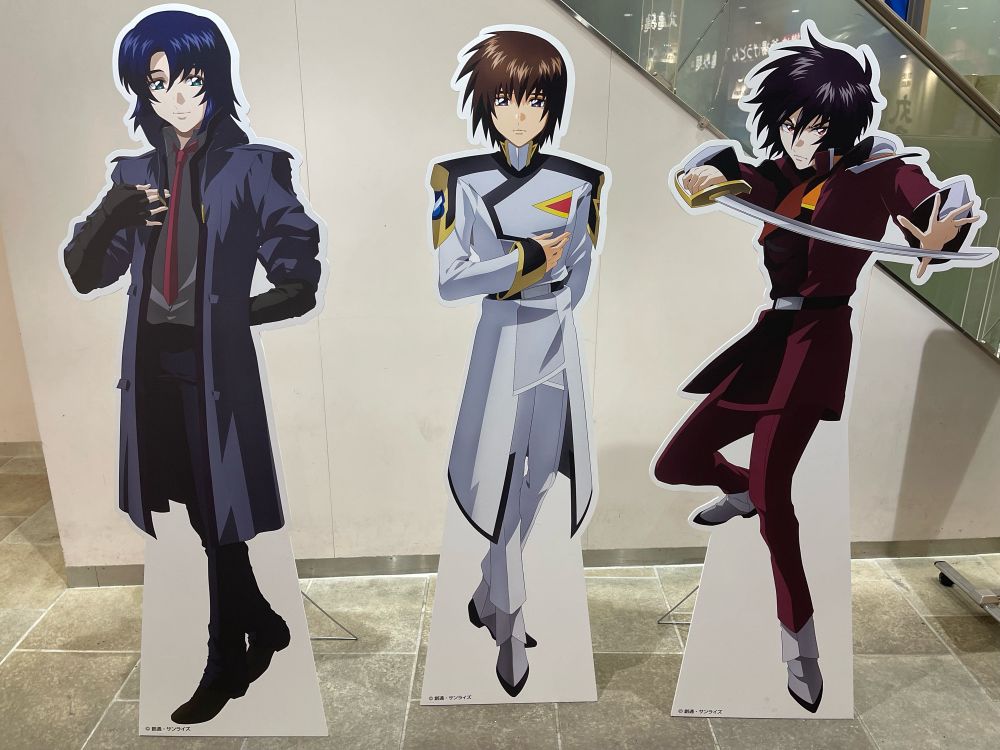 お客を威嚇するシン！