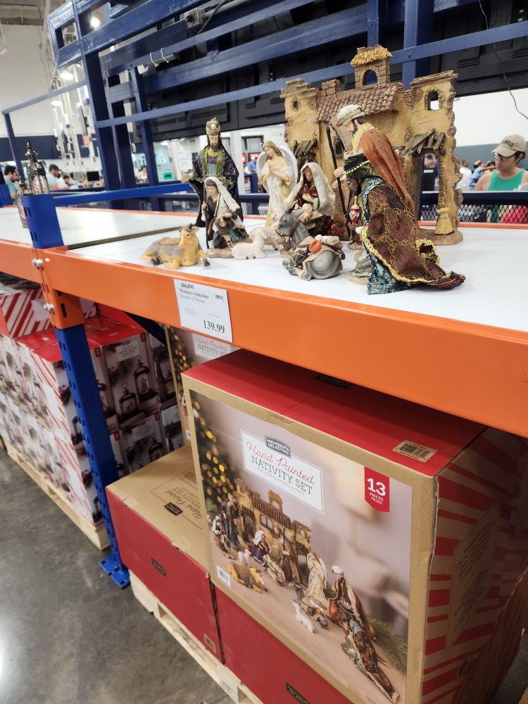 Nativity scenes for sale on July 26th in Panama