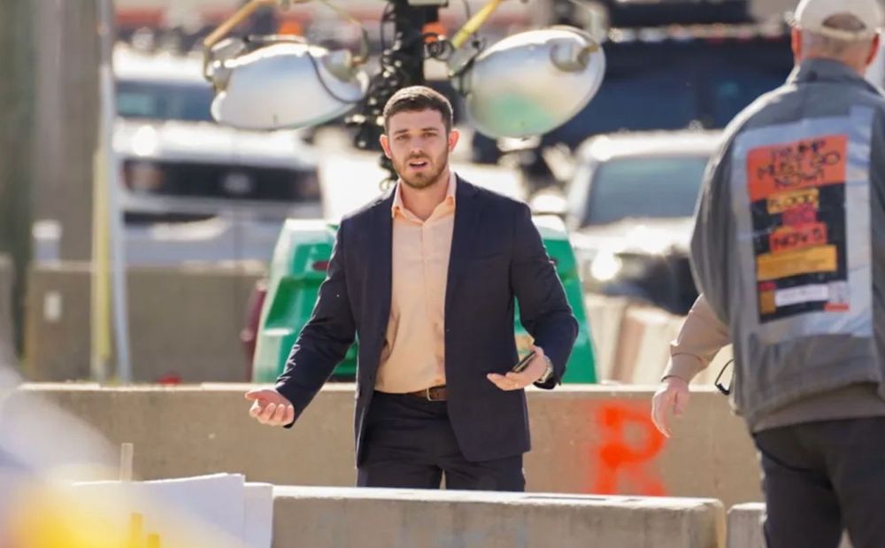 Many at Broadview ICE facility trying to find his wife who was kidnapped